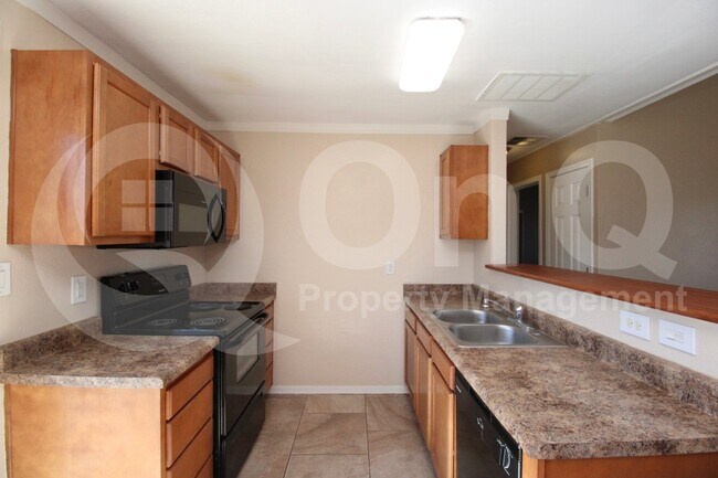 Photo - 1021 E Harry St