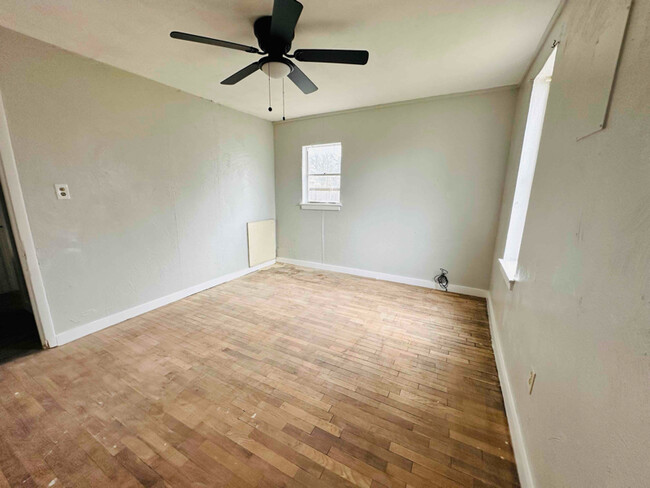 Building Photo - 416 NW Euclid Ave Rental