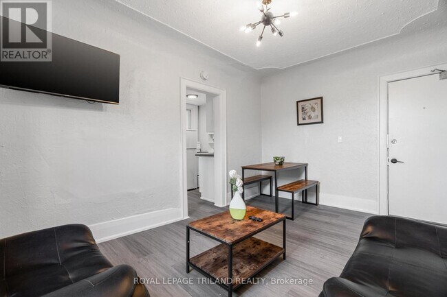 Photo - 425 McKenzie Ave Unit 8