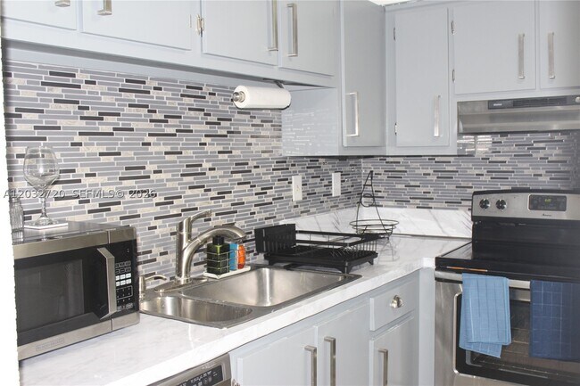 Photo - 3500 Gateway Dr Unit 103