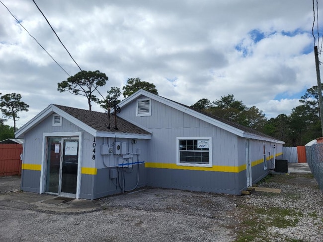 Photo - 1048 N US Hwy 17 92