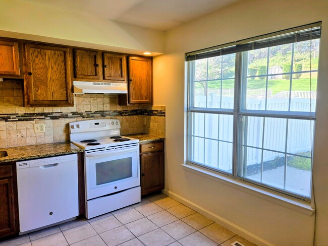 Photo - 1415 Robert St