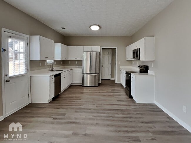 Photo - 3302 Summer Brooke Ln