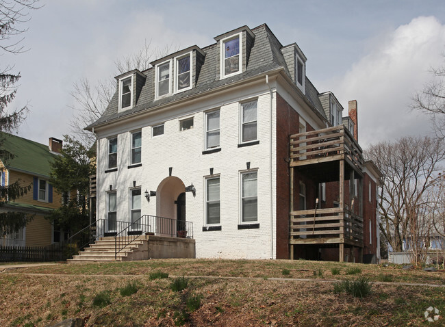 Building Photo - 704/706 Gladstone Avenue Rental