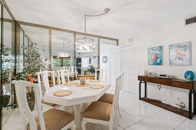 Photo - 5380 Cedar Lake Dr Unidad 304