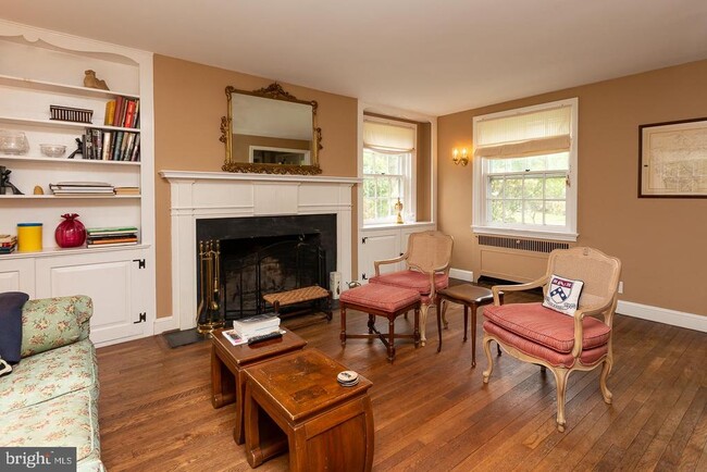 Photo - 515 Manor Rd