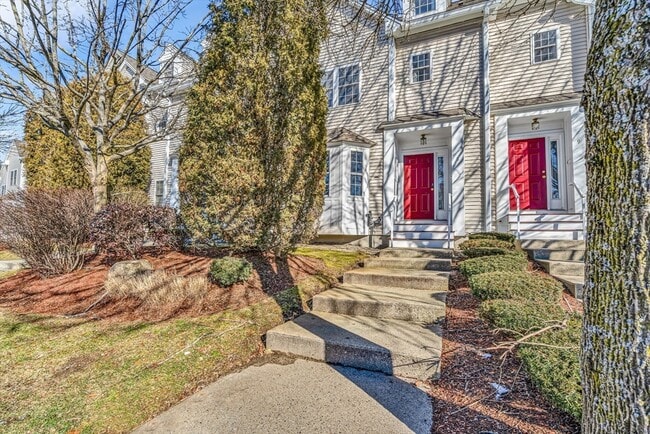 555 Main St