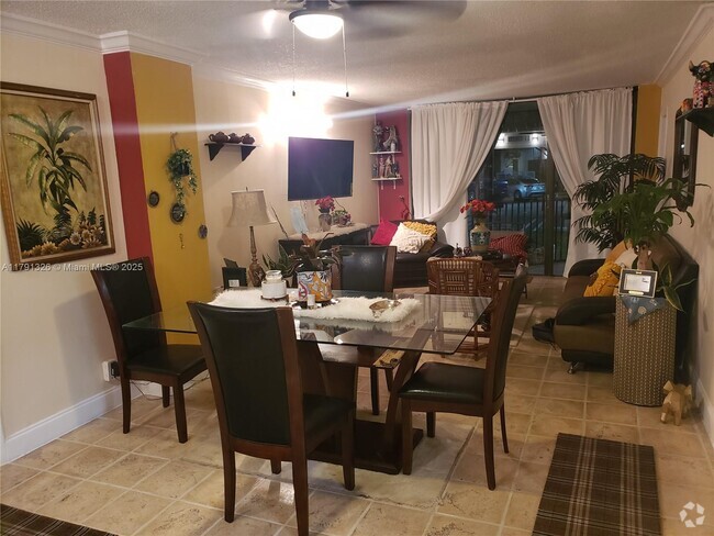 Building Photo - 3101 N Country Club Dr Unit 101 Rental