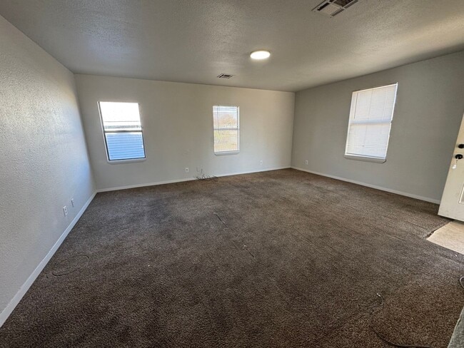 Photo - Cozy Three Bedroom House for Rent!