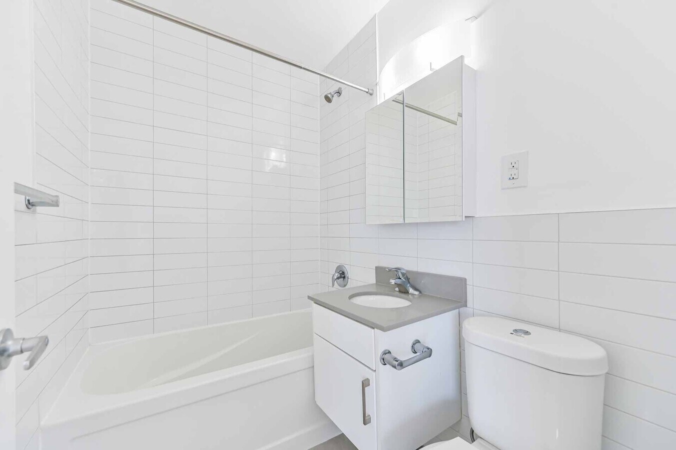 Photo - Skyliner Unit 00412