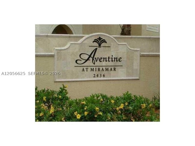 Building Photo - 2494 Centergate Dr Unit 103