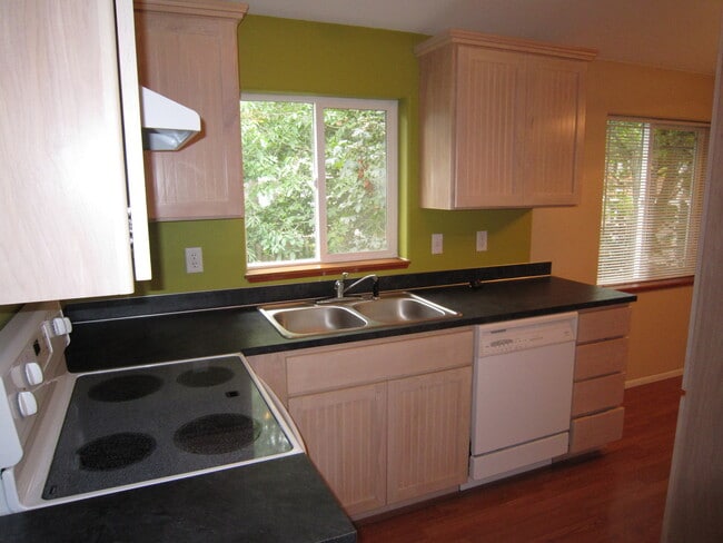 Photo - One Bedroom Apartment Above House, Close t... Unit 1102