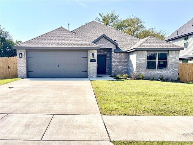 Building Photo - 700 W Taylor St