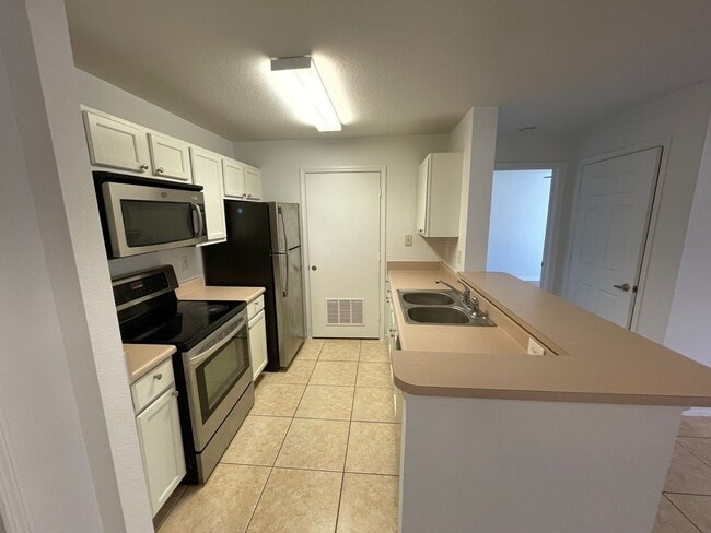 Photo - ANNUAL RENTAL - VANDERBILT PLACE-CAMDEN COVE 2 BED 2 BATH Unidad 2105