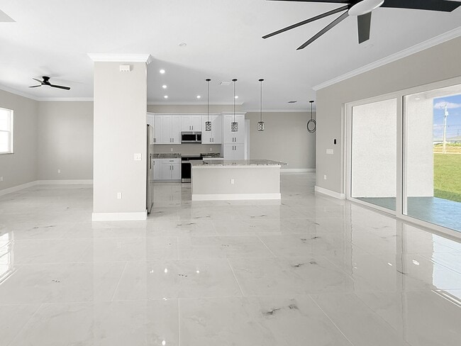 Photo - 303 NW 26th Ave