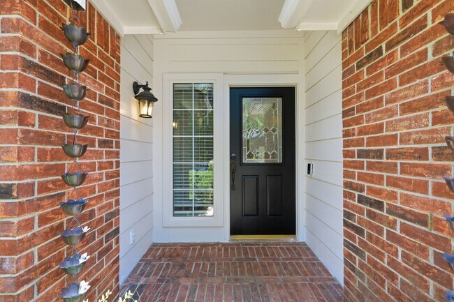 Photo - 18 Mulberry Glen Pl