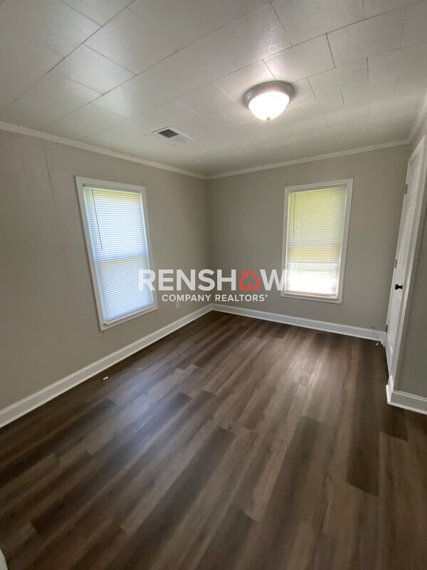 Photo - 150 N Poplar St