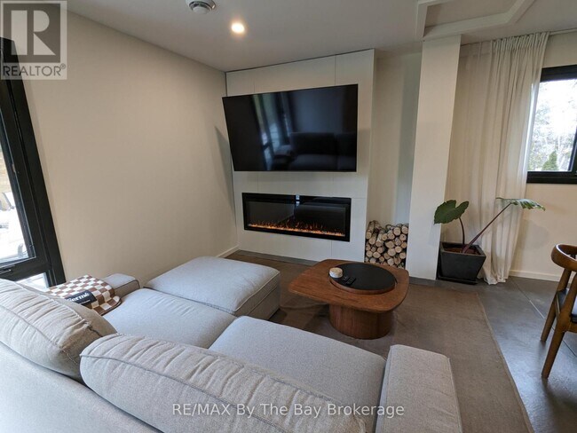 Photo - 117 Glenlake Blvd