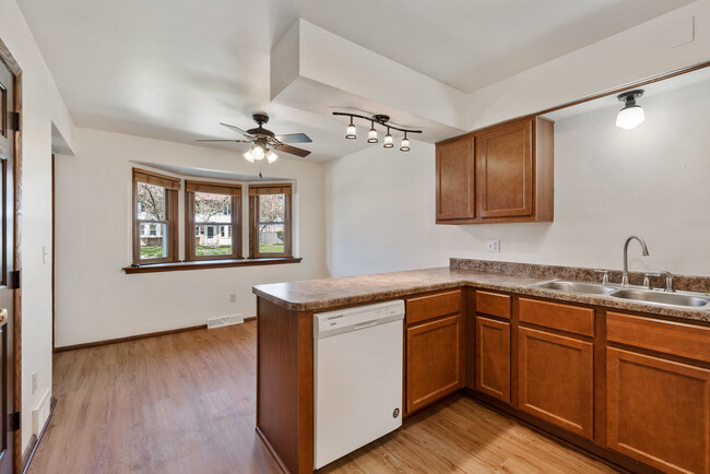 Photo - 5265 N Mohawk Ave Townhome