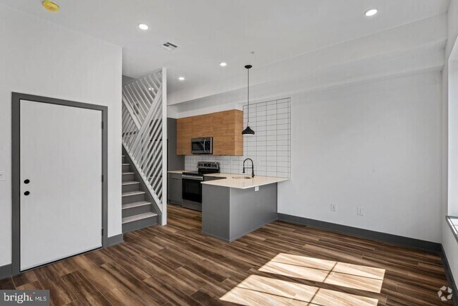 Building Photo - 2011 N Front St Unit 1 Rental