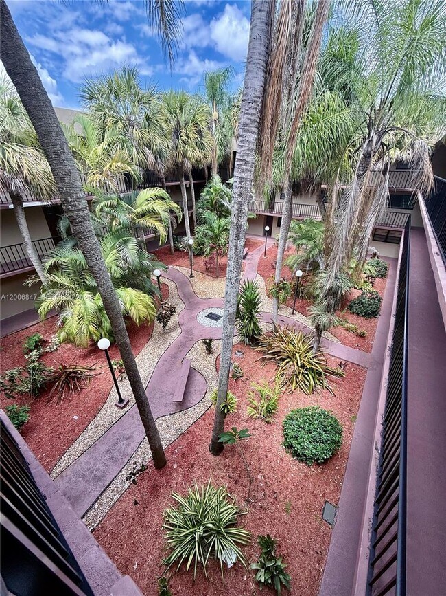 Photo - 10835 SW 112th Ave Unit 306