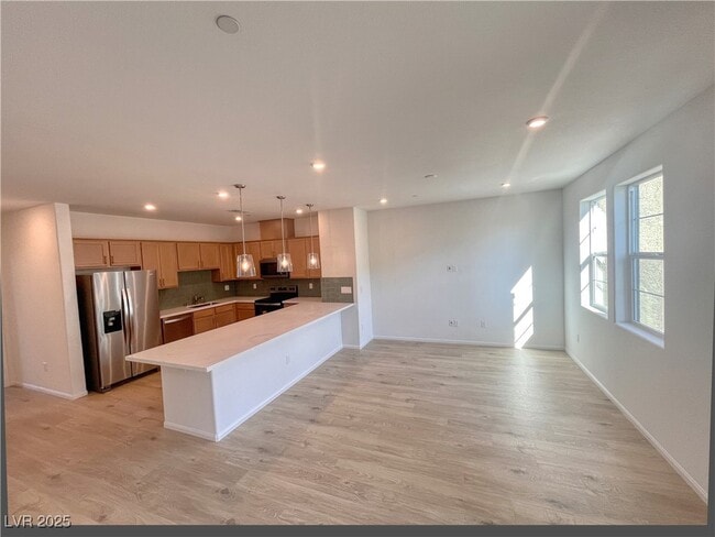 Photo - 8683 Luxuriant Ave