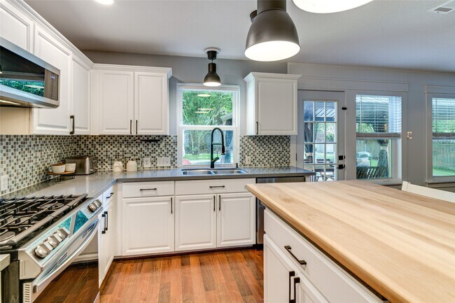 Photo - 34 Steep Trail Pl