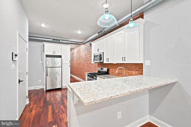 Photo - 3220 W Diamond St