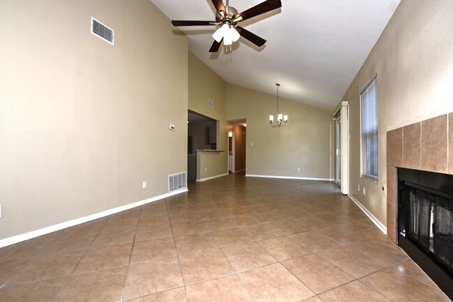 Photo - 3404-3404 Ridge Ash Unit 3402
