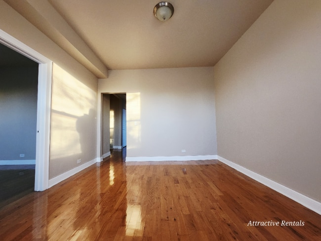 Photo - 6507 S Ingleside Ave Unit 3