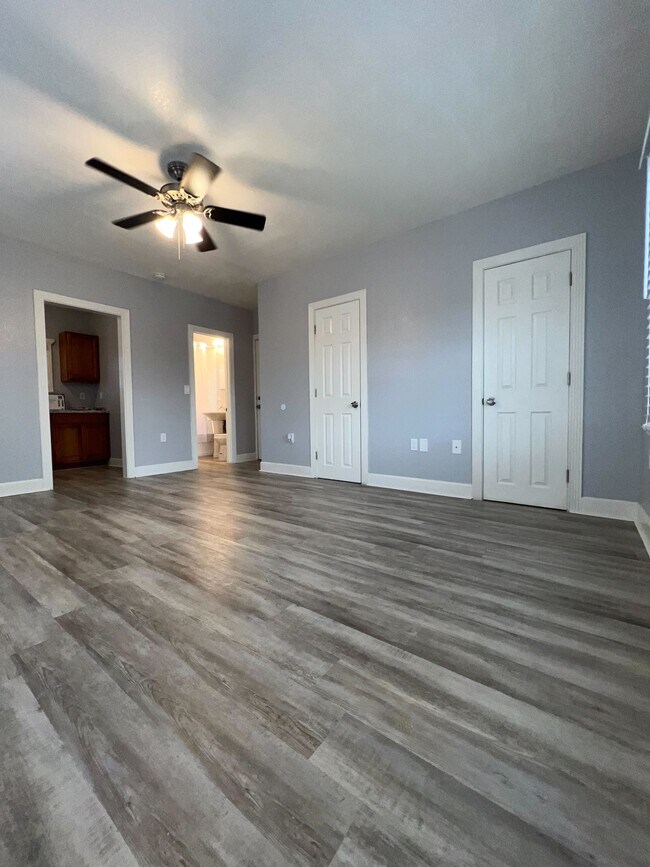 Photo - 16th Ave Apartments