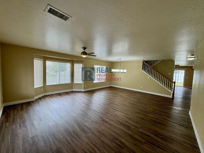 Photo - 5440 Perth St