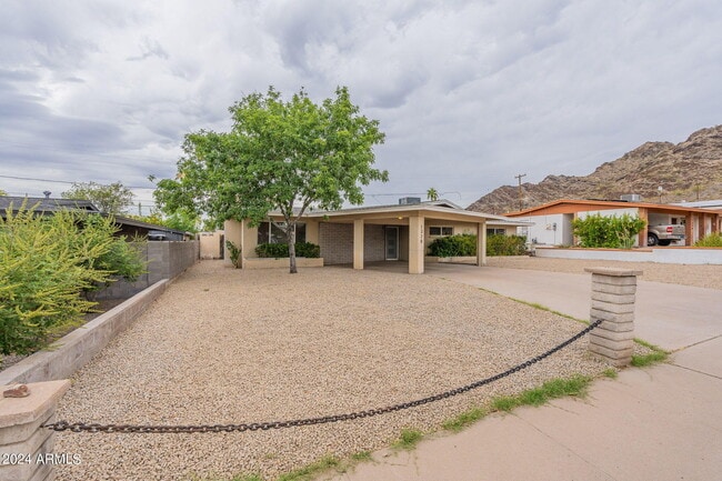 Building Photo - 1320 E Orchid Ln Rental