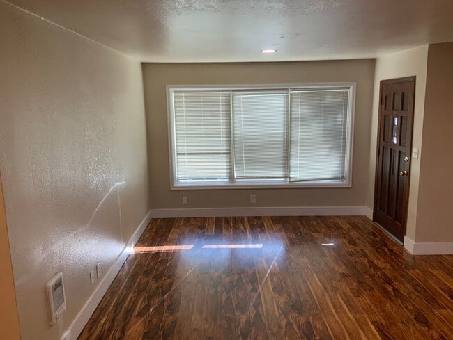 Photo - 1846 Pearl St