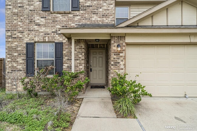 Photo - 5007 Royal Amber Ln