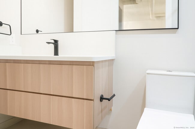 Photo - 267 Main St Unidad 204