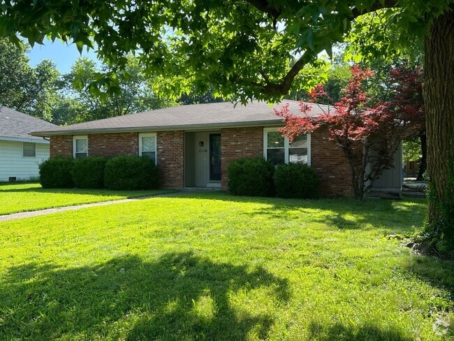Building Photo - 3 Bedroom, 2 Bathroom, Great Location! Rental