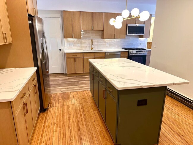 Ready For Entertaining - 11019 E Woodstock St Unit Hawley Penthouse