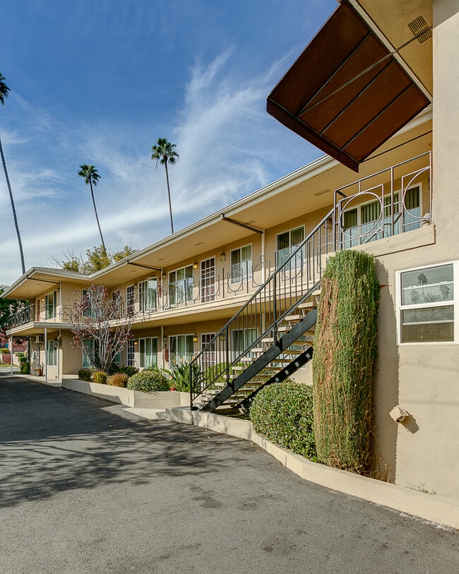 exterior south - 148 Catalina Ave