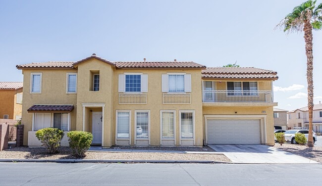 Building Photo - 2 Master Suites in a gated community