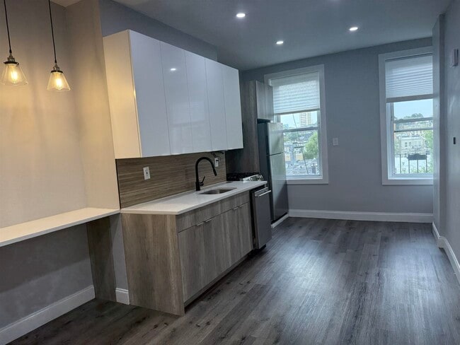 Building Photo - 623 Willow Ave Unit 9 Rental