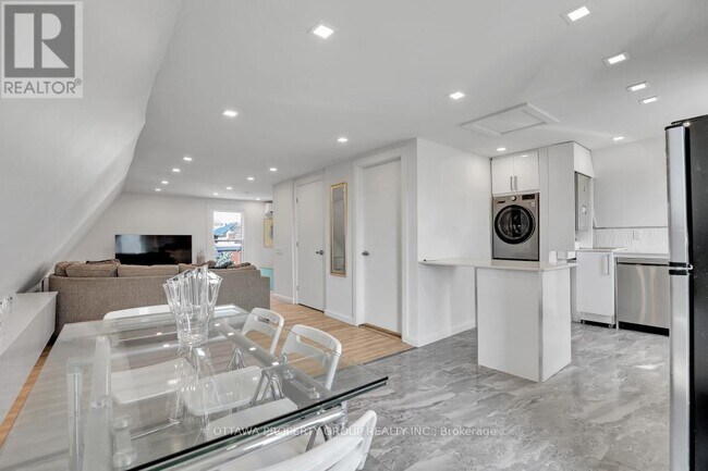 Photo - 149 Concord St S Unit C