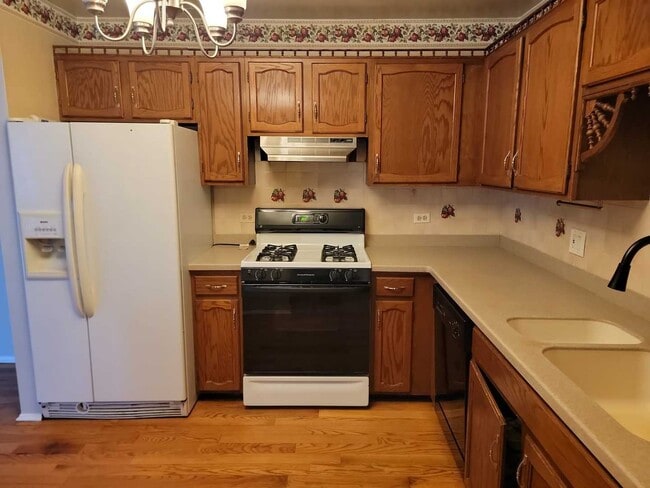 Photo - 877 Cross Creek Dr W Unidad B1