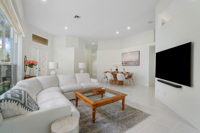 Photo - 120 Coral Cay Dr