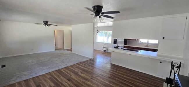 East Modesto Country Living, 3 Bedrooms 2 Bathrooms