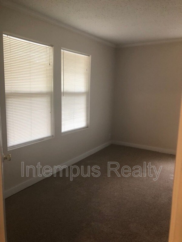 Photo - 1602 Dora St Unit Apt A