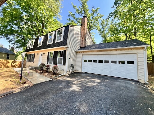 Building Photo - 2283 Dosinia Ct