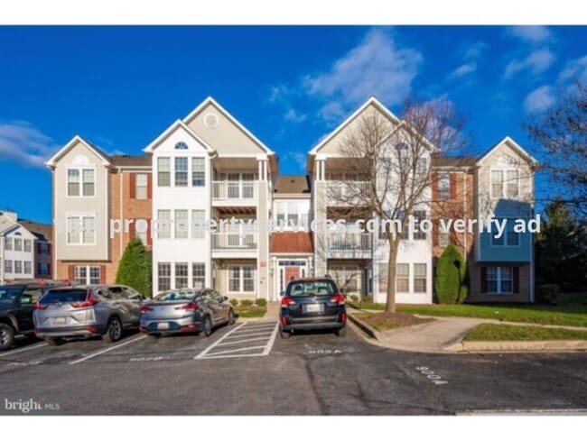Building Photo - Beautiful Top Floor Garden Condo In Frederick Unit M
