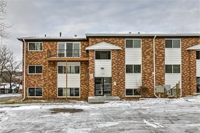 Photo - SAUNDERS & HIMEBAUGH TO WALNUT HILL LOT 32...