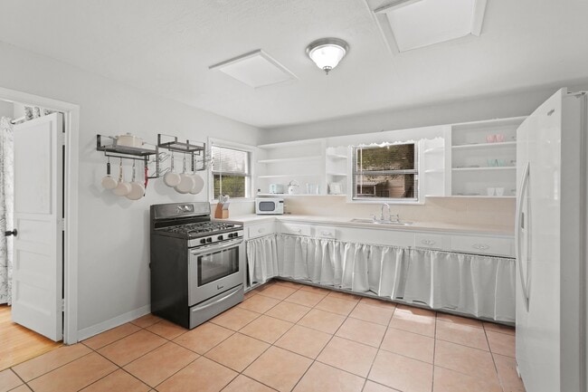 Photo - 7357 Brace St